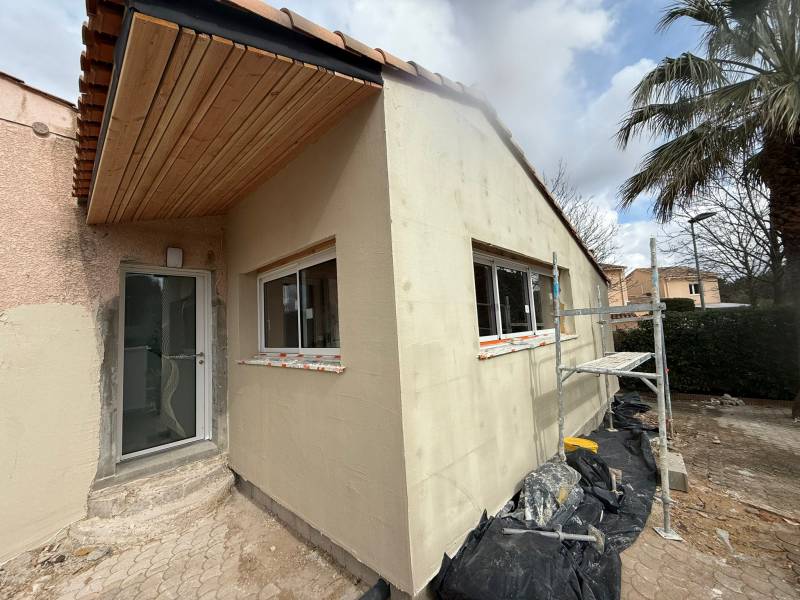 Travaux en cours - Rénovation de façade d'une extension de 75 m²