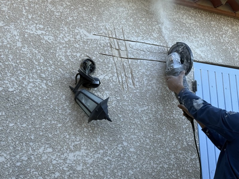 Traitement des fissures avec pose d'agrafes à Vauvert près de Nîmes