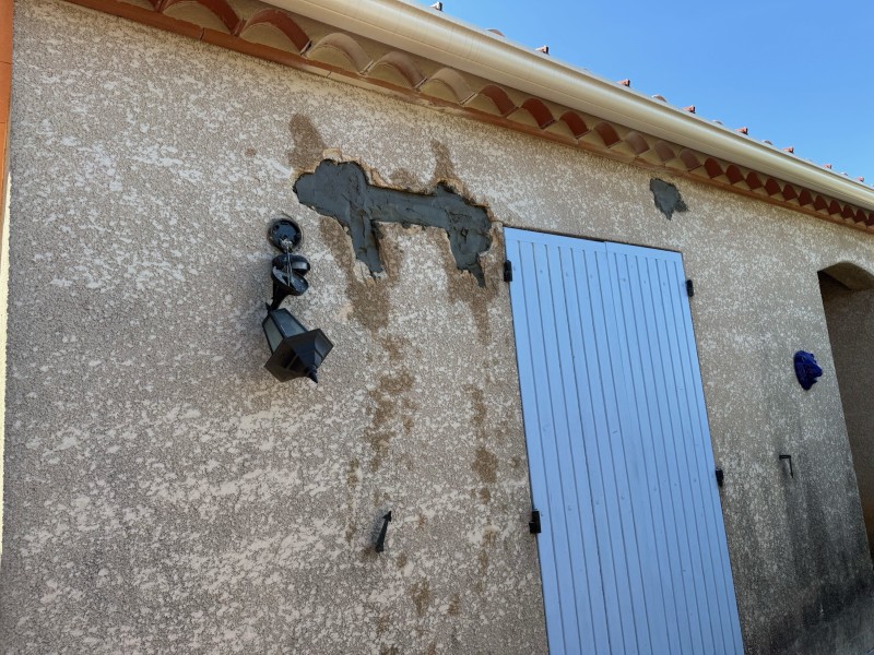 Traitement des fissures avec pose d'agrafes à Vauvert près de Nîmes
