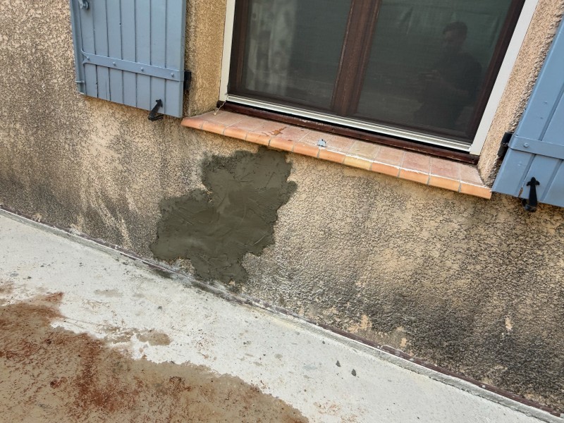 Traitement des fissures avec pose d'agrafes à Vauvert près de Nîmes