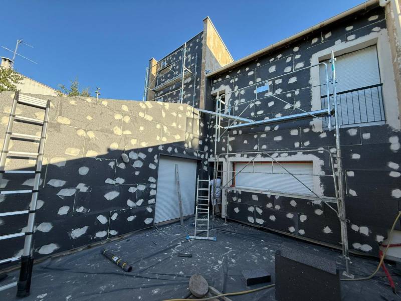 Bienvenue chez RV FAÇADE : Votre expert en isolation et ravalement de façade à Garons