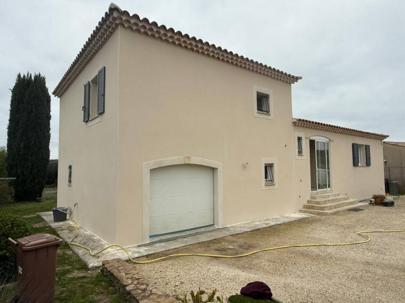 Ravalement de façade à Argilliers - Enduit monocouche semi-allégé ParexLanko