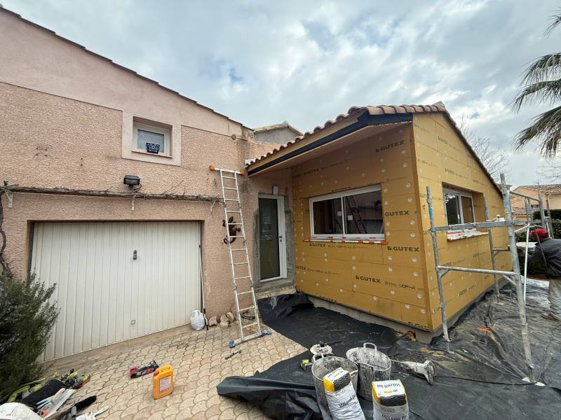 Travaux en cours - Rénovation de façade d'une extension de 75 m²