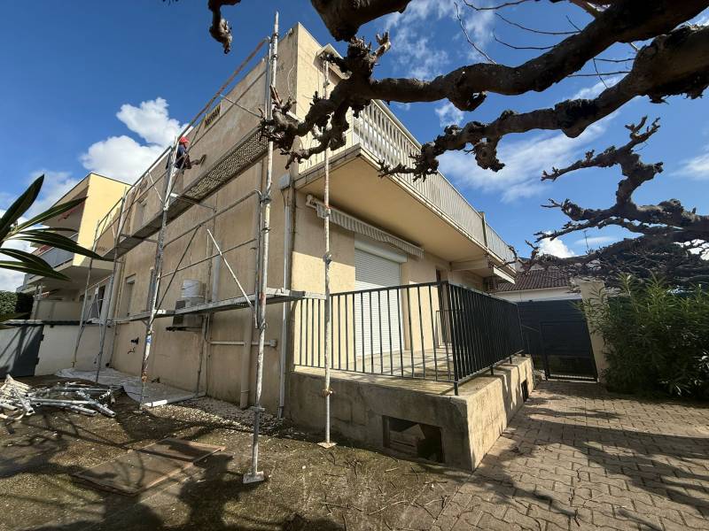 Travaux en cours : Ravalement de façade au Grau-du-Roi