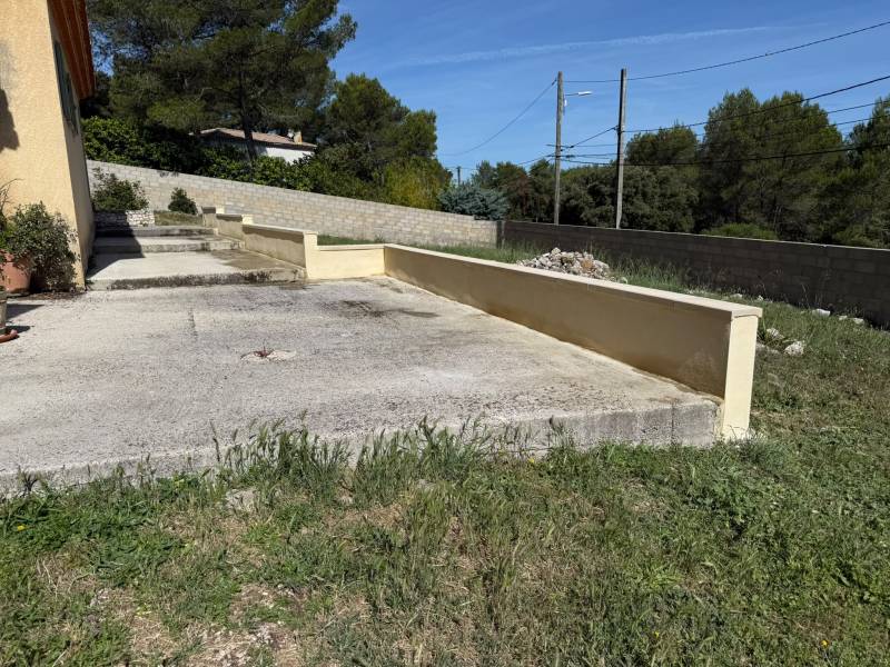 Rénovation mur de clôture à Avignon, dans le Vaucluse